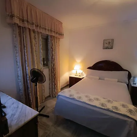 Homestay 01 En Hogar Tranquilo, Casa Conpartilhada Malaga
